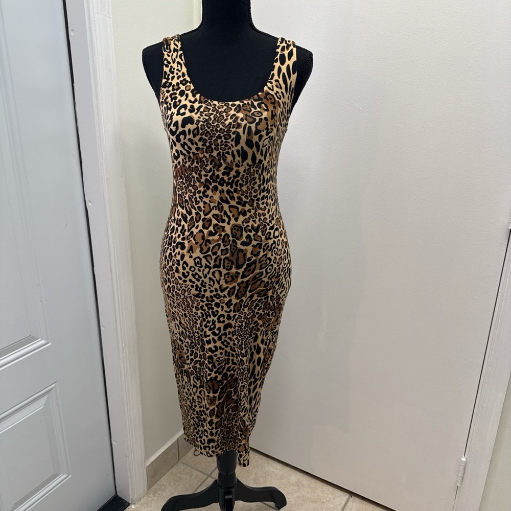 Elegant Leopard Print Midi Dress